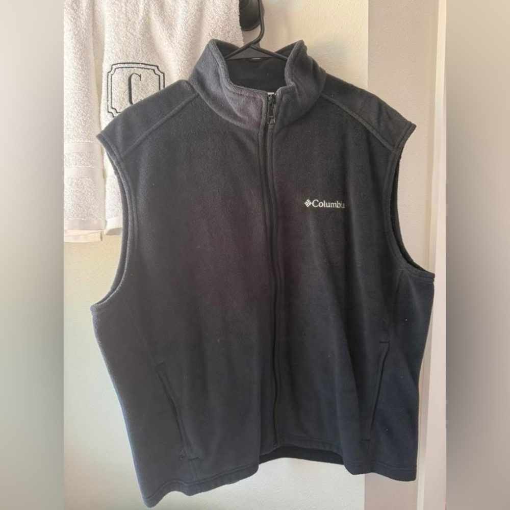 Columbia Black Fleece Vest